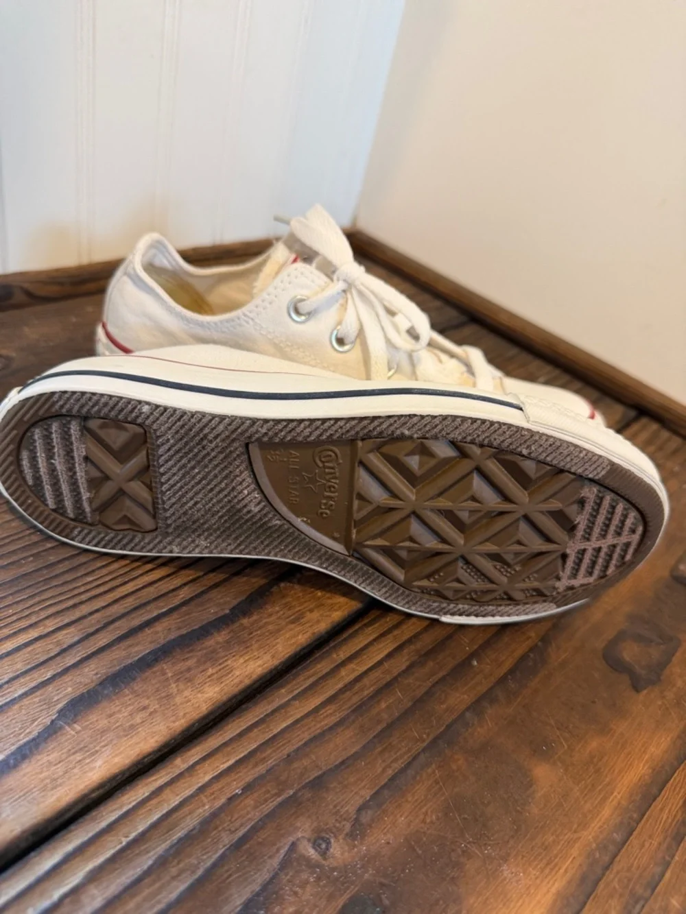 NWT Converse Classic Low Top Sneakers in Cream and Red Trim - Picture 7 of 7